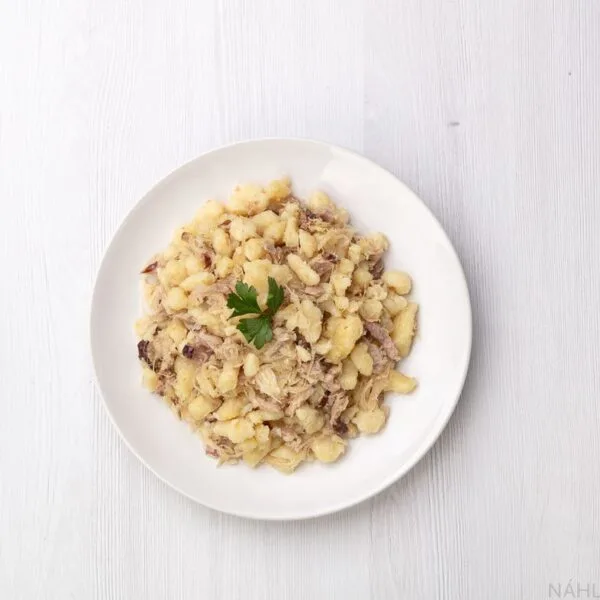 Halušky se zelím a uzeným masem