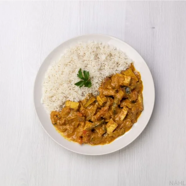 Zeleninové kari tofu, rýže basmati